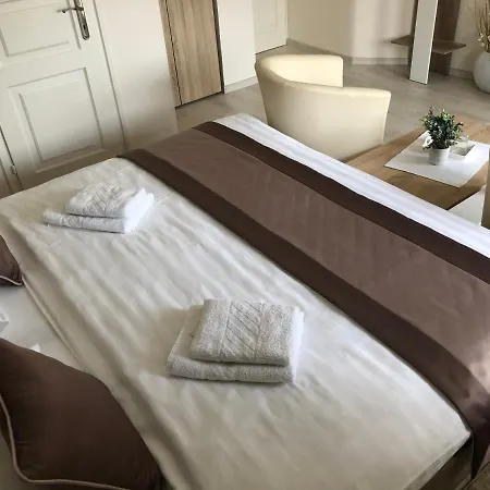 Bed & Breakfast Judit Vendeghaz 4*