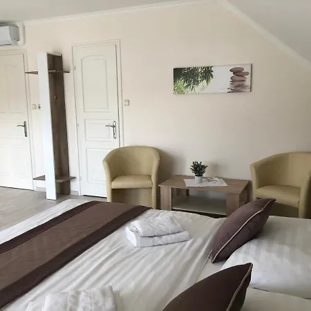 Judit Vendeghaz Bed & Breakfast Buk