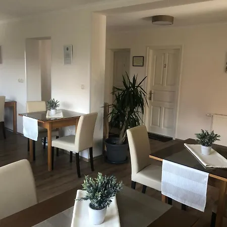 Judit Vendeghaz Bed & Breakfast 3*