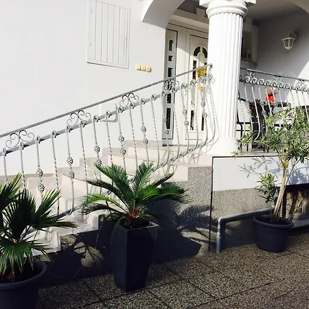 Judit Vendeghaz Bed & Breakfast 3*