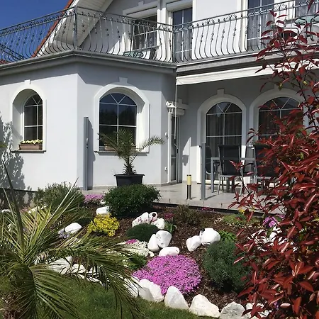 Bed & Breakfast Judit Vendeghaz 3*