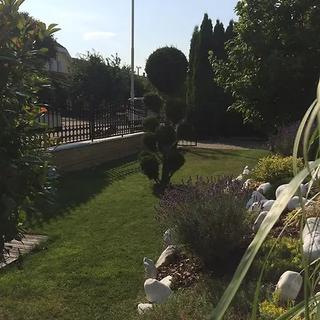 Bed & Breakfast Judit Vendeghaz 3*