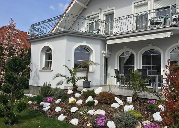 Judit Vendeghaz Bed & Breakfast 4*